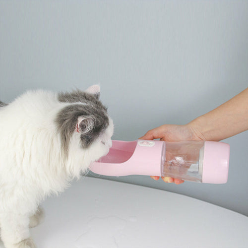 2-in-1 Trinkflasche & Futterspender für Hunde – Perfekt für unterwegs